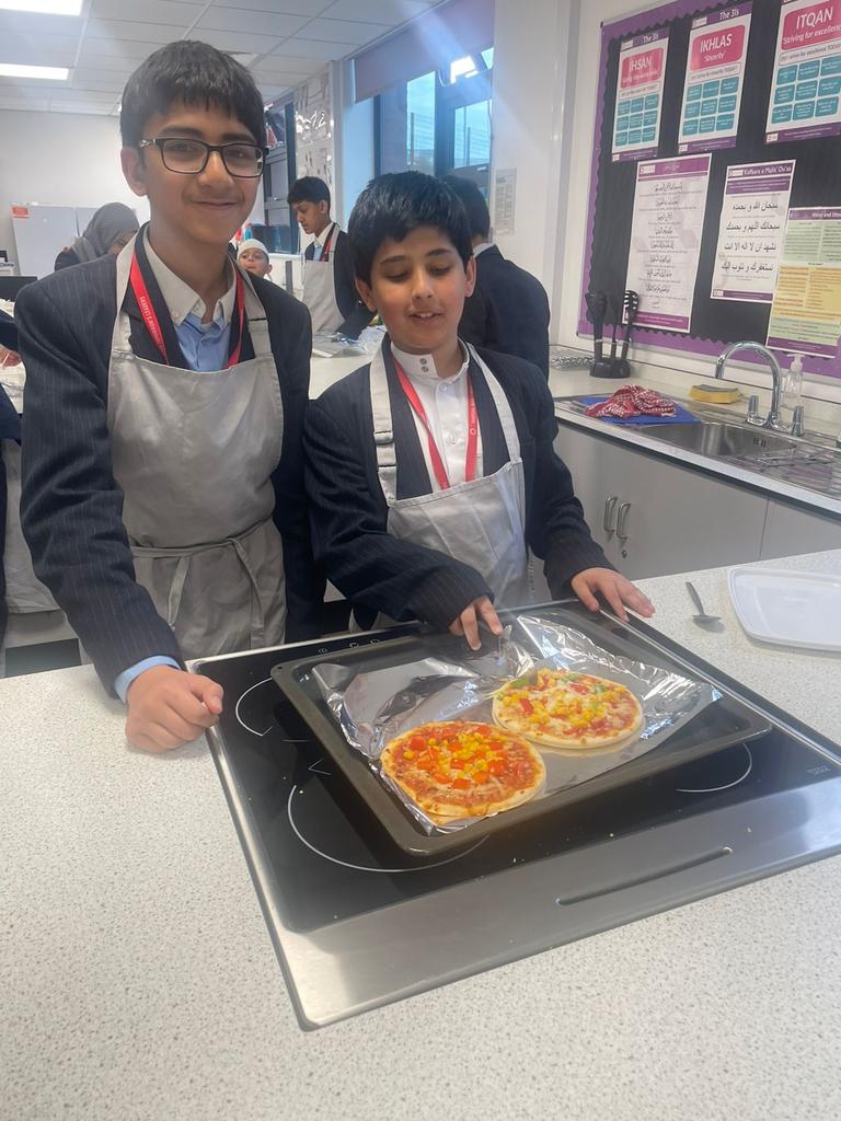 tauheedulboys's tweet image. Warning: May cause extreme hunger! 😉 Our Year 7 boys got hands-on in Food Technology today, creating some seriously impressive pizzas. 🍕 Future master chefs in the making! #SchoolKitchen #PizzaLove

#WeAreSTAR #Ambition #Teamwork
