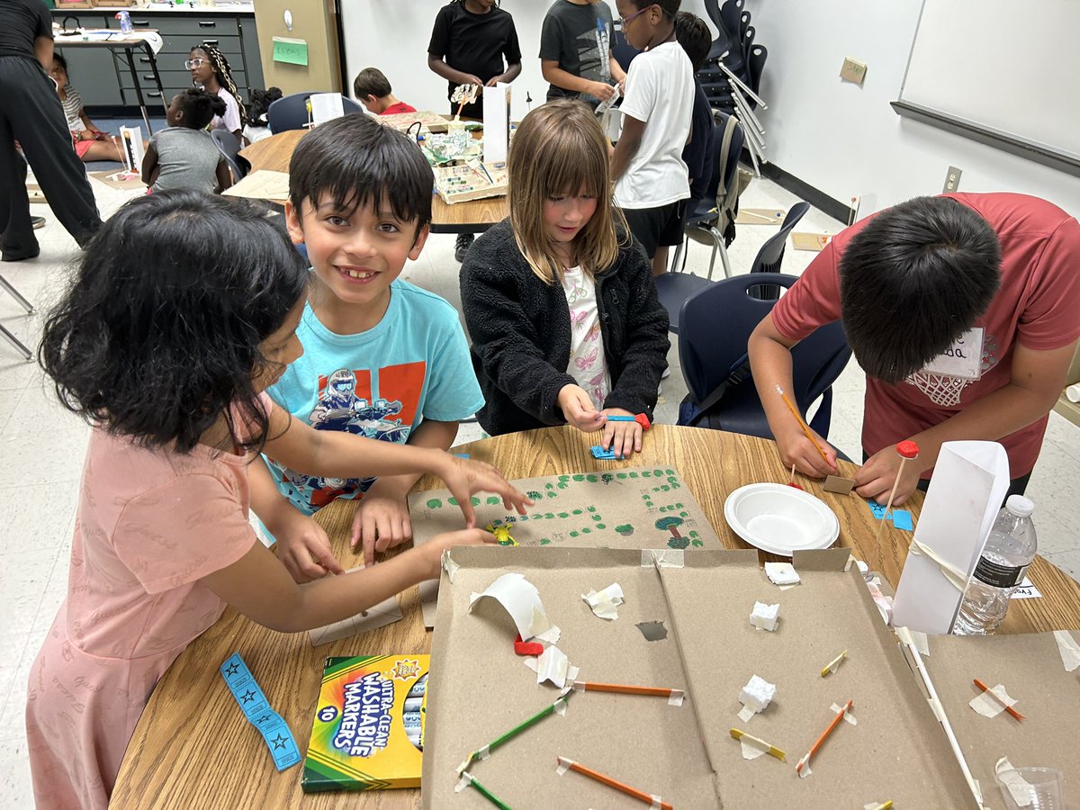 Our 2nd &amp; 3rd graders had a blast playing Fair Games designed by our creative 4th &amp; 5th grade campers last week at Title I Camp HB3! 🎉🎯 It was so fun seeing students connect through play, invention, and imagination! #CampHB3 #StudentCreators #STEMfun #TitleI