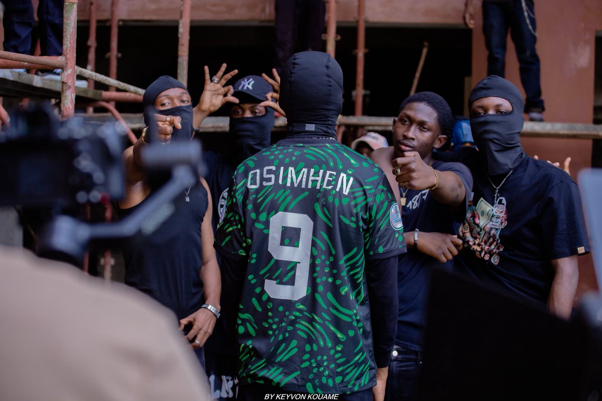 mastercarter7's tweet image. ECHAUFFEMENT 2 ARRIVE 
Titre : OSIMHEN ⏳💣