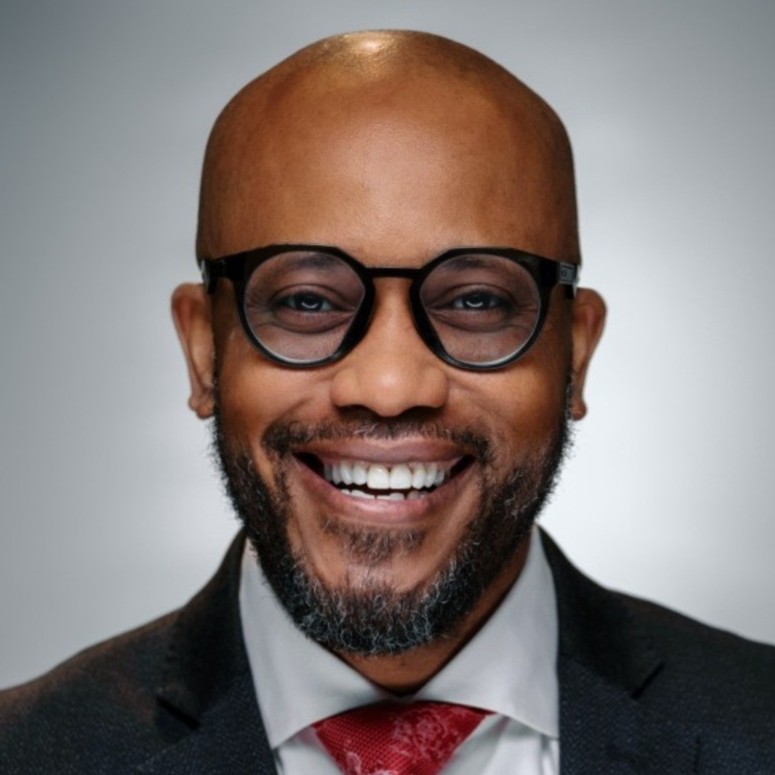 Hendrix College (@hendrixcollege) on Twitter photo 📣 Hendrix is excited to welcome Quincy Davidson as our new Vice President for Advancement! A seasoned leader in higher education philanthropy and alumni engagement, Quincy brings a proven record of building strong alumni connections and driving transformational support.  💼🎓 📣 Hendrix is excited to welcome Quincy Davidson as our new Vice President for Advancement! A seasoned leader in higher education philanthropy and alumni engagement, Quincy brings a proven record of building strong alumni connections and driving transformational support.  💼🎓