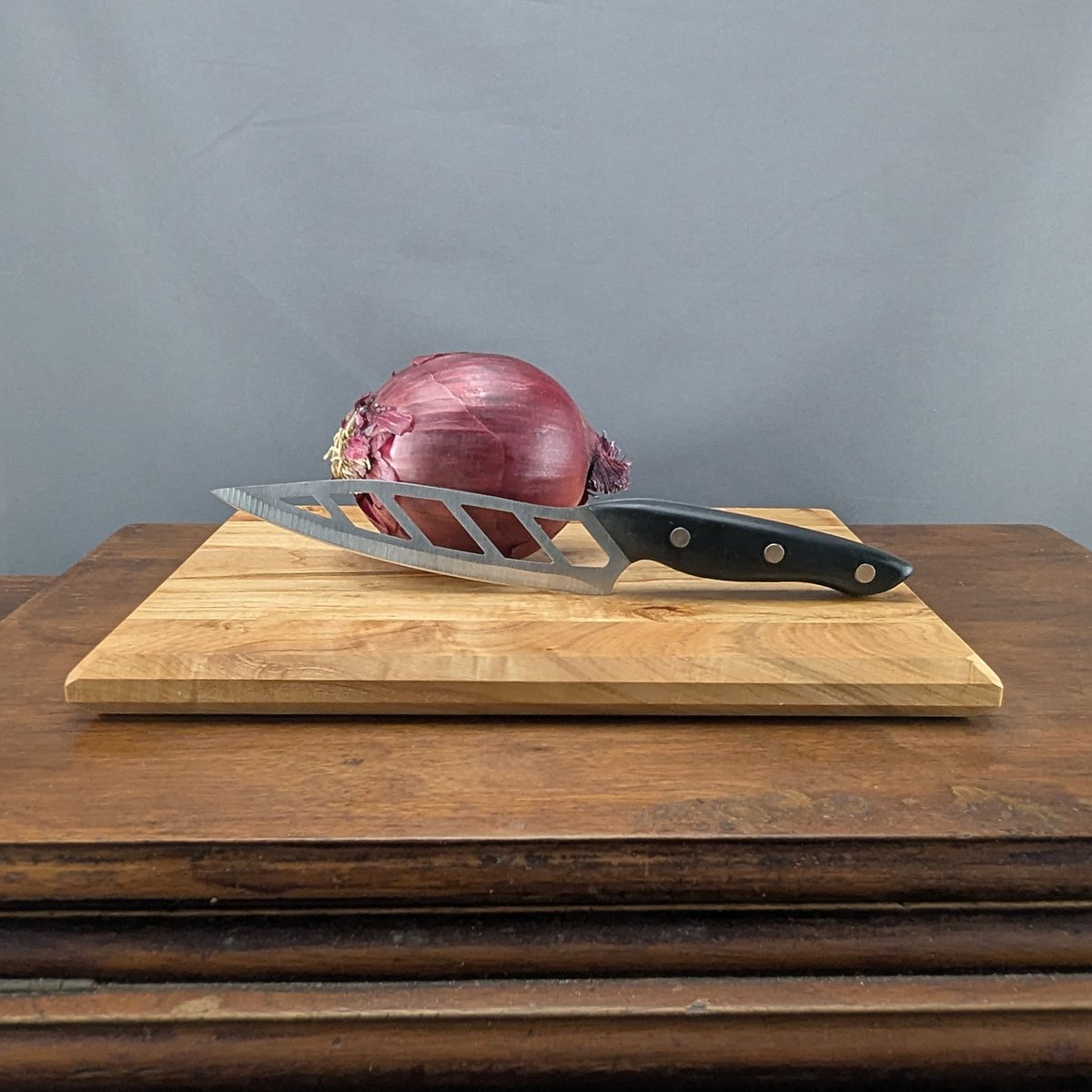 Upgrade your home bar with a handcrafted maple bar board 🍸 Perfect for garnishes, citrus, and style points. #HomeBar #Woodworking  #kitchenessentials  cordrickcreations.com/cutting-boards…