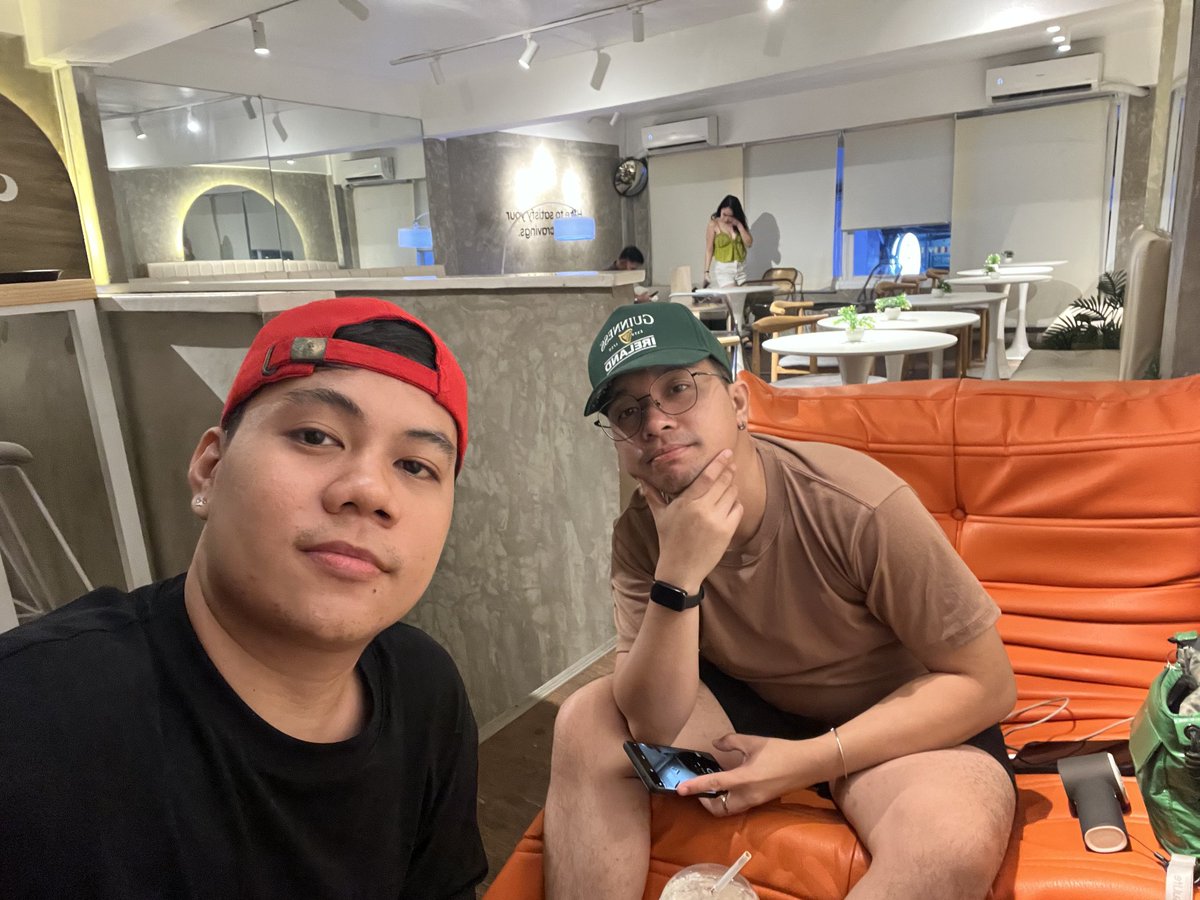 MCHLDSJDML's tweet image. Happy Birthday @mcyflrs 🥳❤️