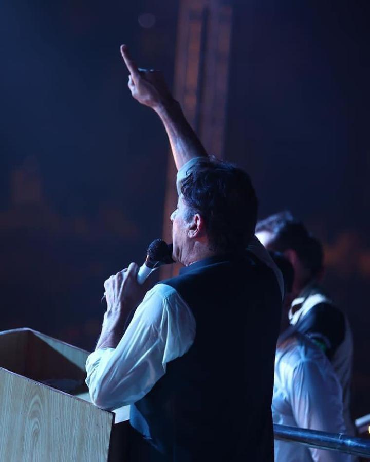 Jiya Khanⁱᴾⁱᵃⁿ (@jiya473) on Twitter photo جو طوفانوں سے نہ گھبرائے وہی بہادر ہے
اندھیروں میں جو چراغ جلائے وہی رہبر ہے
<a href="/TeamiPians/">Team Insafians 𝗣𝗼𝘄𝗲𝗿</a> #ReleaseLeaderOfUmmah جو طوفانوں سے نہ گھبرائے وہی بہادر ہے
اندھیروں میں جو چراغ جلائے وہی رہبر ہے
<a href="/TeamiPians/">Team Insafians 𝗣𝗼𝘄𝗲𝗿</a> #ReleaseLeaderOfUmmah