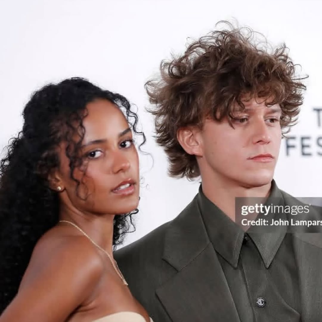 Send HOOK tweet media