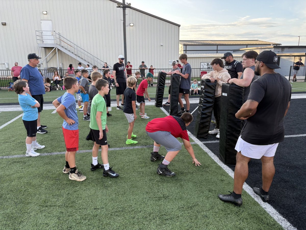 GREAT NIGHT AT THE PIT! 🪏🛠️ ⛓️🔒

The Mini Miners showed up and dominated the mini camp. 

Many of our Varsity players came and helped coach. They brought a lot of excitement to the camp

Great turnout, but we hope more come July 7th!

Go Miners! Eyes Up! No excuse!