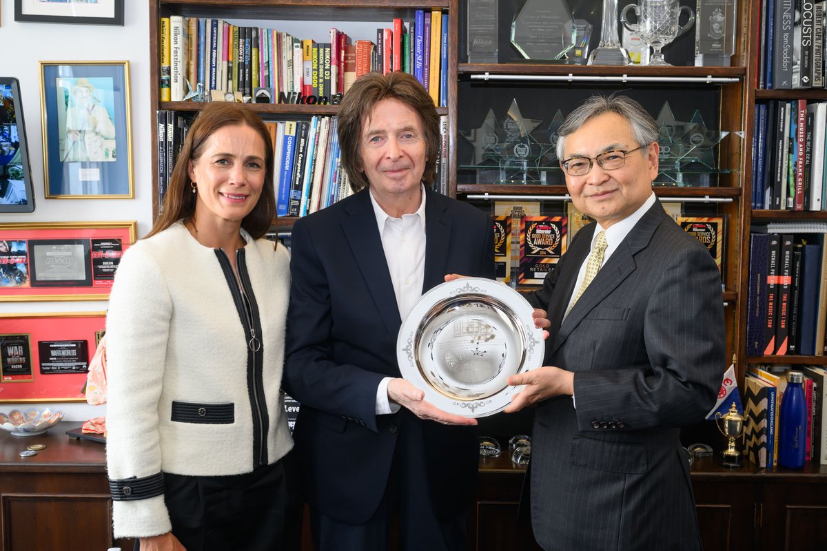 On Wednesday, 11th June, we were highly honoured to receive a special 40th Anniversary award for Grays of Westminster from Nikon President &amp; COO Mr. Muneaki Tokunari, beautifully engraved and crafted by Thomas Lyte.
