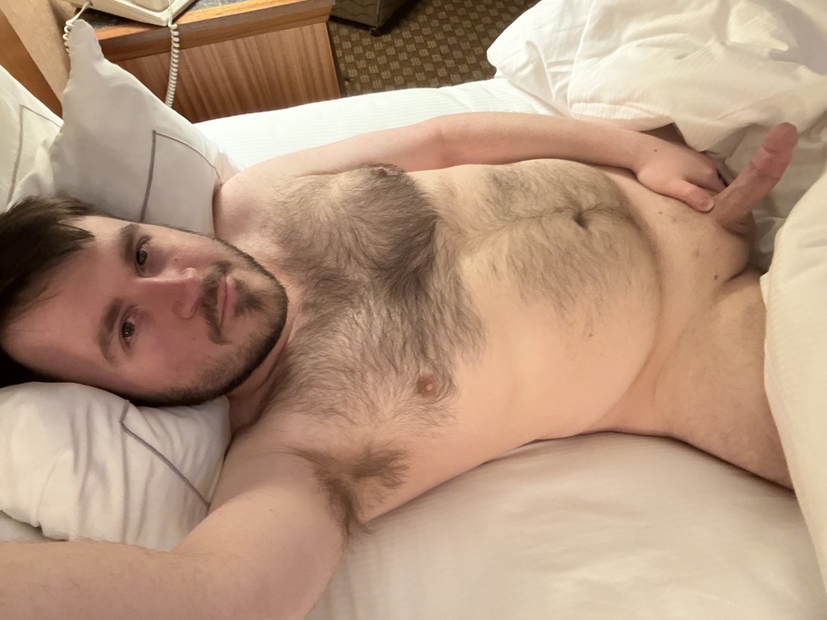 TechieCub1's tweet image. Hotels never fail to have me rock hard 24/7