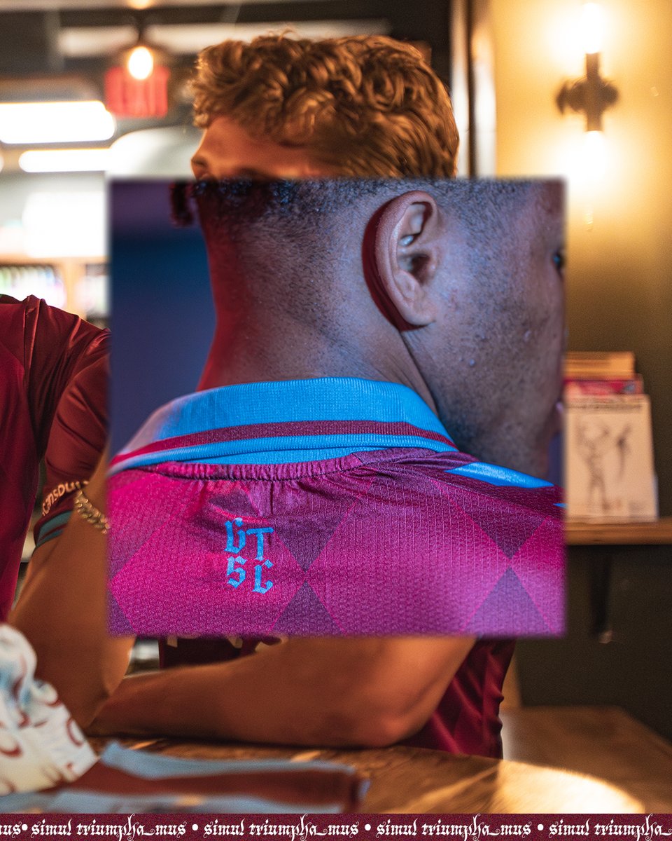 A Triumph twist on the European roots of our game: Introducing the 𝕮𝖑𝖆𝖘𝖘𝖎𝖈 𝕶𝖎𝖙.👕
Claret &amp; blue with a diamond stained-glass pattern, button collar, and a retro crest featuring a gothic font, Latin motto, and crescent moon rivets.
🔗 Shop now! ow.ly/Om0v50WaUmc