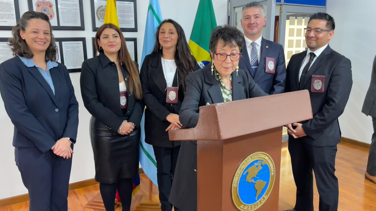 La <a href="/PDI_CHILE/">PDI Chile</a> en articulación con el #CTT de #AMERIPOL lideró la #OperaciónRescate, una ofensiva global contra la trata de personas.

🔹 Más de 20 cuerpos policiales de 4 continentes unieron capacidades para desarticular 42 estructuras criminales y rescatar a 2.122 víctimas.