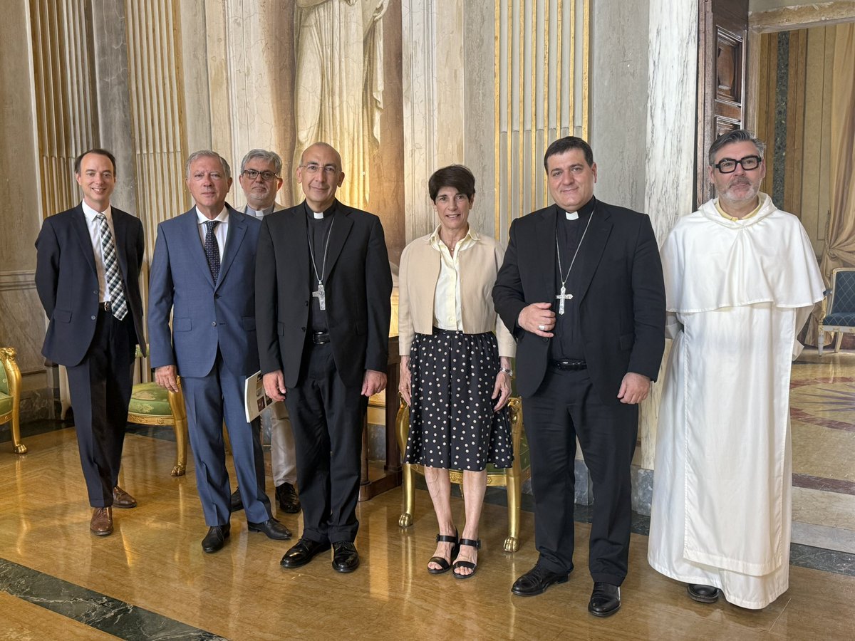 La France au Vatican (@franceauvatican) on Twitter photo 🤝 Rencontre entre l’Ambassadrice, ses proches collaborateurs et le cardinal Baldassarre Reina, vicaire du Pape pour <a href="/diocesidiroma/">Diocesi di Roma</a> , accompagné du vice-régent, Mgr Tarantelli.
🕍 Échanges autour des 5 églises françaises de Rome et de leur rôle spirituel et culturel. 🤝 Rencontre entre l’Ambassadrice, ses proches collaborateurs et le cardinal Baldassarre Reina, vicaire du Pape pour <a href="/diocesidiroma/">Diocesi di Roma</a> , accompagné du vice-régent, Mgr Tarantelli.
🕍 Échanges autour des 5 églises françaises de Rome et de leur rôle spirituel et culturel.