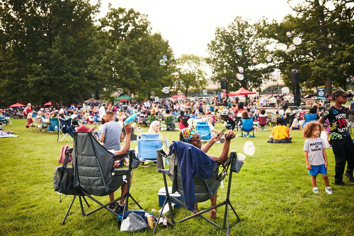 WOW! Wade Oval Wednesdays is BACK with free live music, roaming performers, tasty eats, and community in the heart of University Circle tomorrow, Wednesday, June 18 from 5:30-8:30 PM!

Proudly sponsored by First National Bank
hubs.ly/Q03sqmLB0