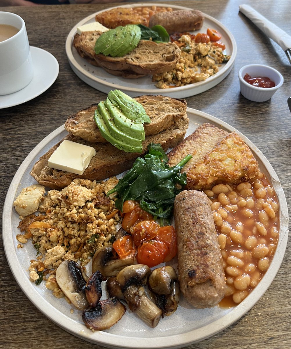 Hectic day, it’s been one thing after another and I’ve been in bits with stress; however, my lovely sister, treated me to an amazing (vegan) all day breakfast. Every cloud…