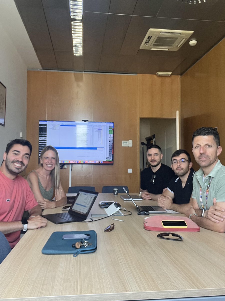 Hoy en la @URJC tuvo lugar una reunión del consorcio DESAFíO-CM entre los grupos de investigación COSTA y CommIT: una jornada para coordinar líneas de trabajo conjuntas en el seno del consorcio. ¡Gracias a todos por vuestra participación y compromiso!