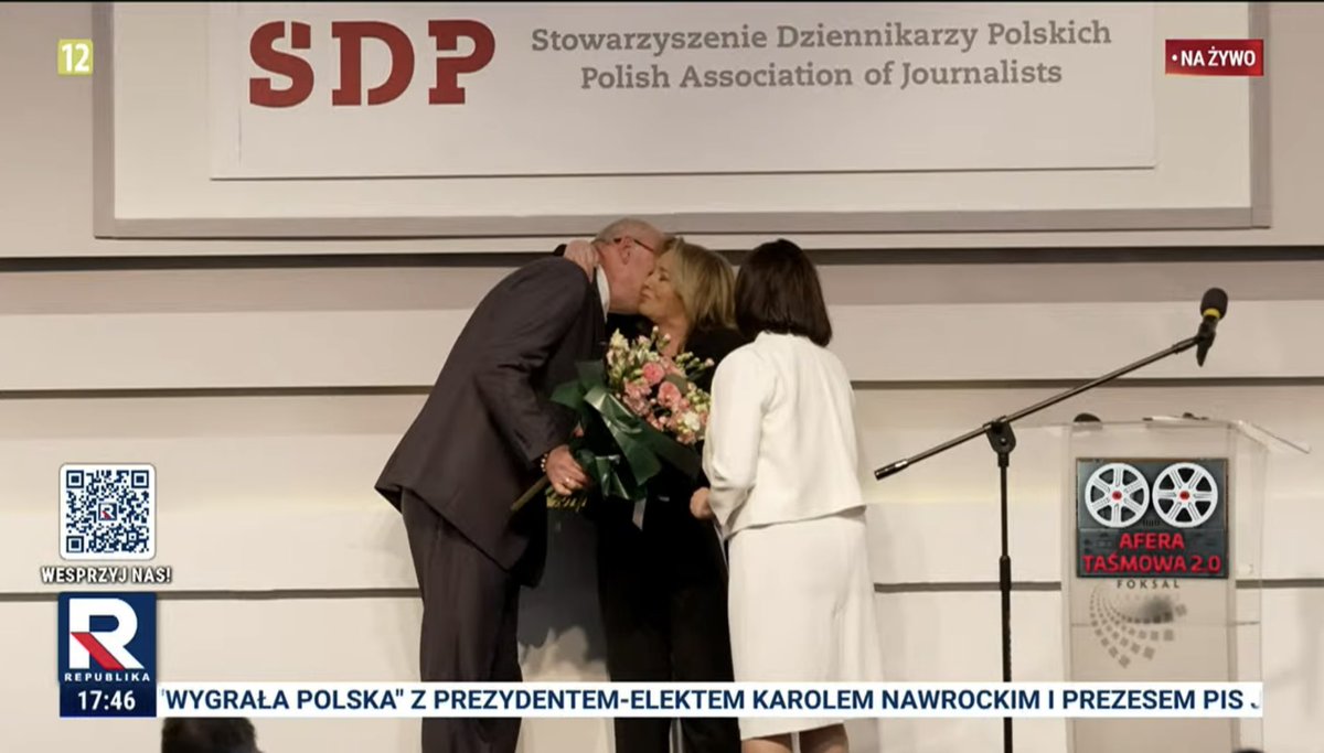Jarek Olechowski (@olechowskijarek) on Twitter photo ❗️❗️❗️❗️❗️
Redaktor Danuta Holecka, dziennikarka <a href="/RepublikaTV/">Telewizja Republika 🇵🇱 #włączprawdę</a> uhonorowana najważniejszą nagrodą dziennikarską w Polsce! Nasza redakcyjna koleżanka laureatką Głównej Nagrody Wolności Słowa Stowarzyszenia Dziennikarzy Polskich za cykl wywiadów w obronie prawdy, wolności i ❗️❗️❗️❗️❗️
Redaktor Danuta Holecka, dziennikarka <a href="/RepublikaTV/">Telewizja Republika 🇵🇱 #włączprawdę</a> uhonorowana najważniejszą nagrodą dziennikarską w Polsce! Nasza redakcyjna koleżanka laureatką Głównej Nagrody Wolności Słowa Stowarzyszenia Dziennikarzy Polskich za cykl wywiadów w obronie prawdy, wolności i