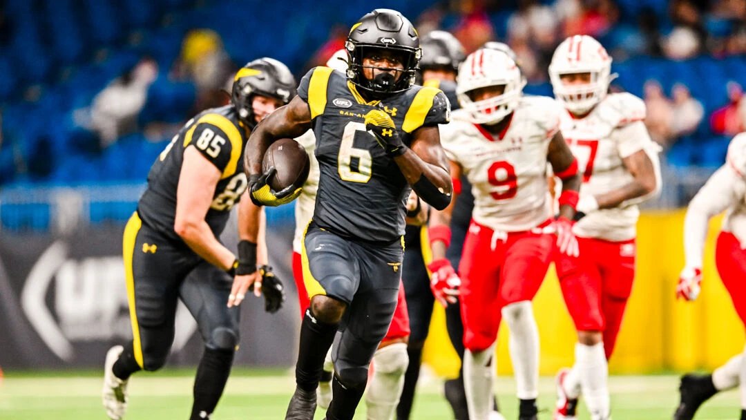 JamesLarsenPFN's tweet image. BREAKING: The Atlanta #Falcons are signing @XFLBrahmas RB Jashaun Corbin, per league source.
Corbin led the #UFL in rushing yards (514), with 4 TD's to his name. Was one of the most electric playmakers in Payton Pardee's offense.
First official #UFLToNFL signing in 2025.