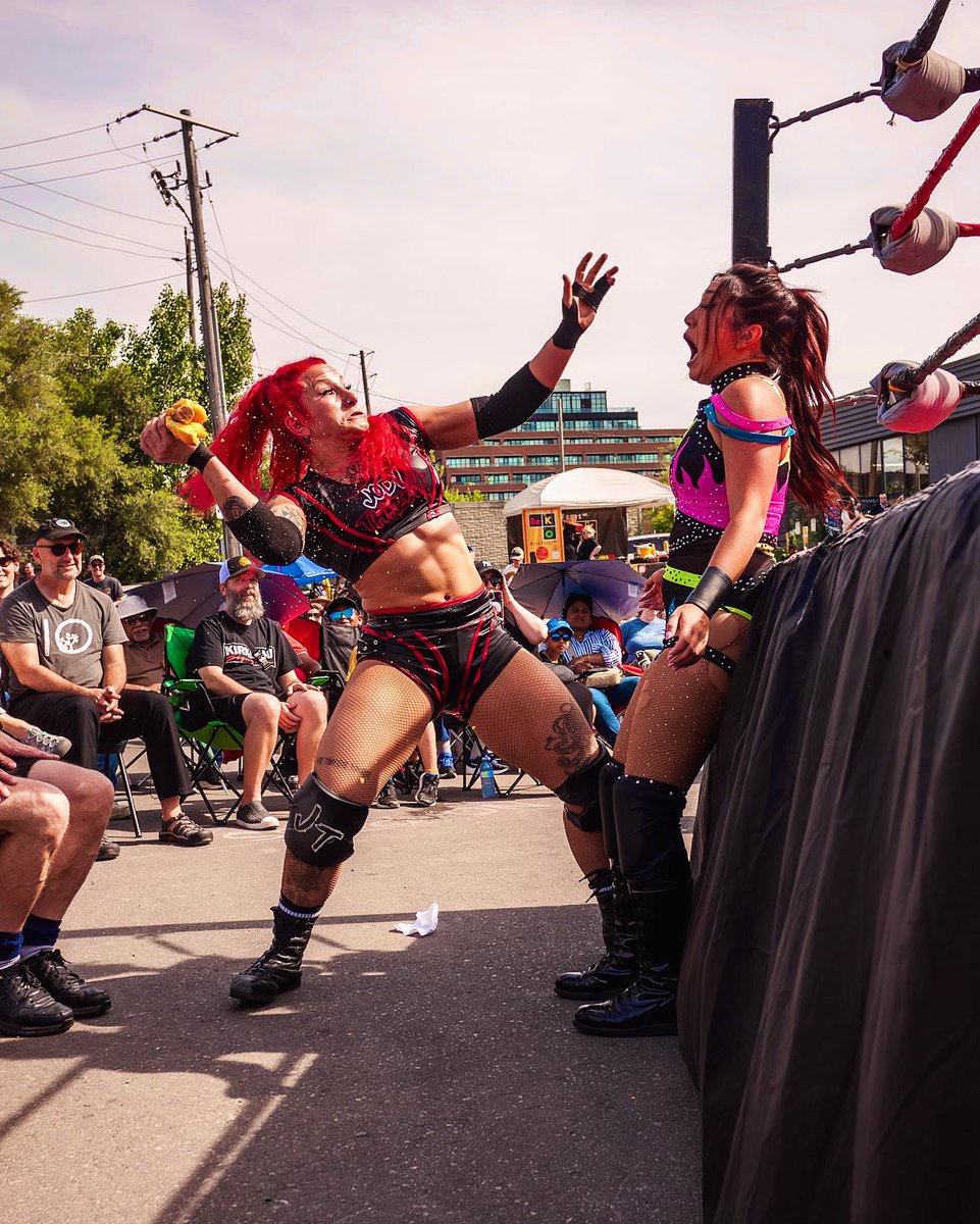 LUNCH TIME
🌭

📸 Just Wrestling