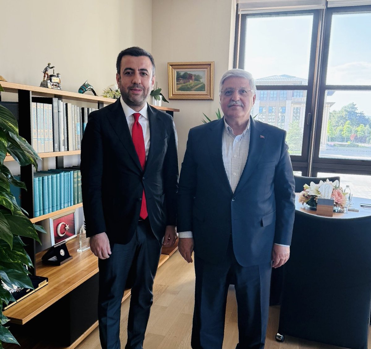 Av.Ramazan ARKAN (@ramazannarkan) on Twitter photo 📍Ankara
CumhurBaşkanımızın Baş Danışmanı, Partimizin ve Bitlis İlimizin Değerli büyüğü Vedat DEMİRÖZ Başkanımızı ziyaret ettim.
Değerli büyüğüme misafirperverliği için teşekkür ederim.
<a href="/vedatdemiroz/">Vedat Demiröz</a> 📍Ankara
CumhurBaşkanımızın Baş Danışmanı, Partimizin ve Bitlis İlimizin Değerli büyüğü Vedat DEMİRÖZ Başkanımızı ziyaret ettim.
Değerli büyüğüme misafirperverliği için teşekkür ederim.
<a href="/vedatdemiroz/">Vedat Demiröz</a>