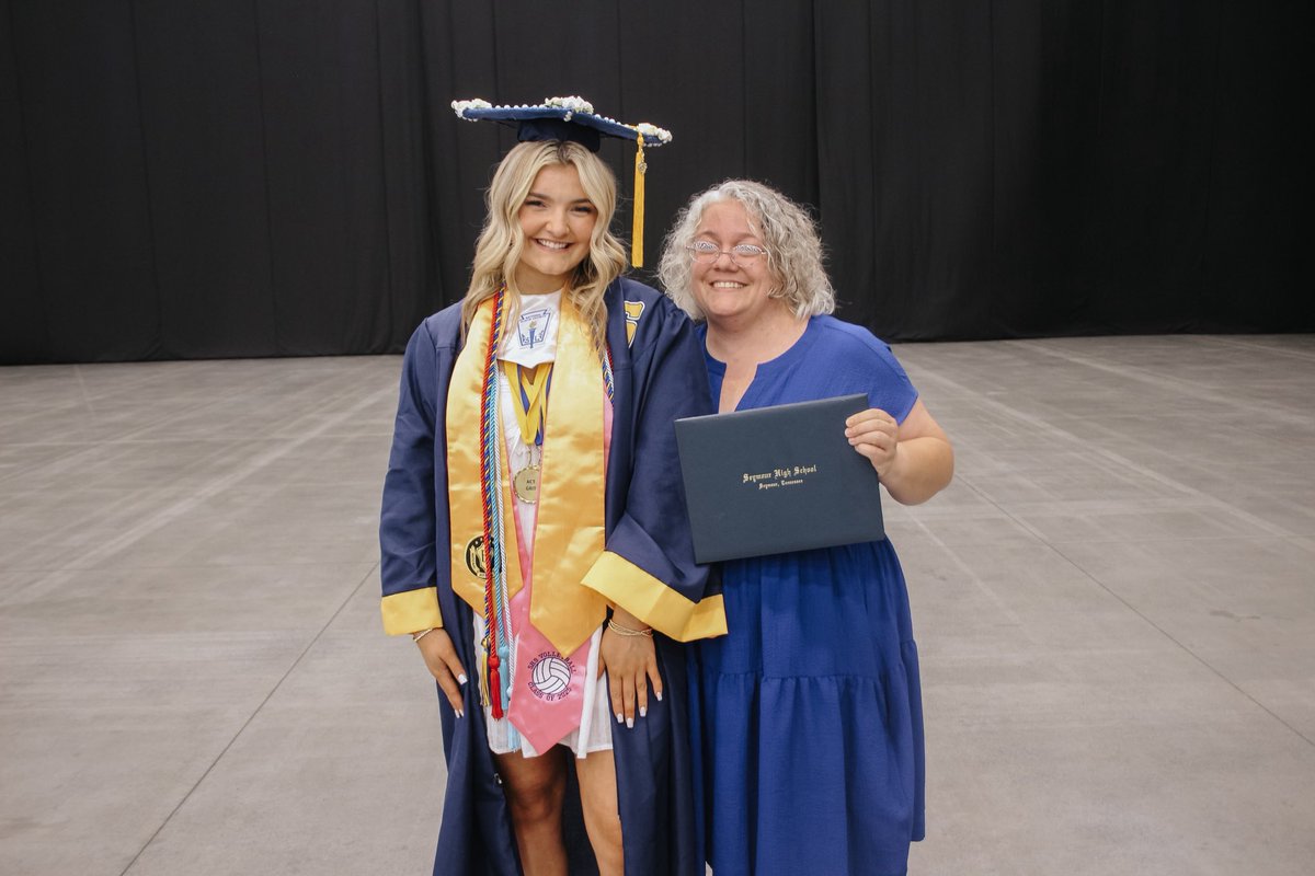 MsGSpEducator's tweet image. My girl is a top 10% 2025 graduate and she was pinned for her Patient Care Tech cert. She starts at ETSU this fall. 👏🏻 🩺 👩🏼‍🎓