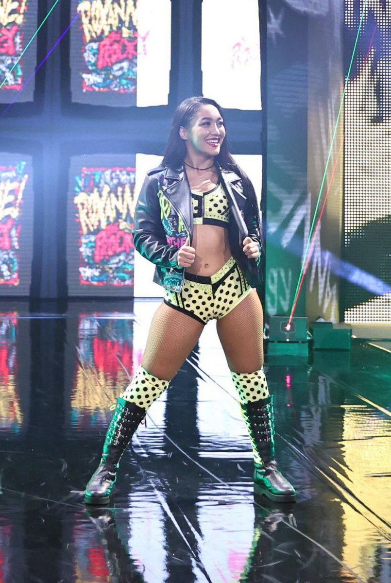 I’m doing a tournament bracket that includes Roxanne Perez’s best attires and I’m going to let everyone vote to see which one is the best.

The next matchup is her Rumble 2025 attire vs her Yellow &amp; Black attire.

You can debate in the comments or vote in the poll below ⬇️
