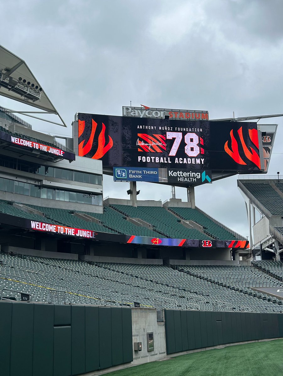 MunozFoundation's tweet image. We’re at Paycor Stadium for day one of our annual #AMFFootballAcademy, presented by Mike’s Carwash!
We are so excited to host up to 450 campers from over 30 local schools and organizations! On top of perfecting their football skills, campers will enhance their understanding of…