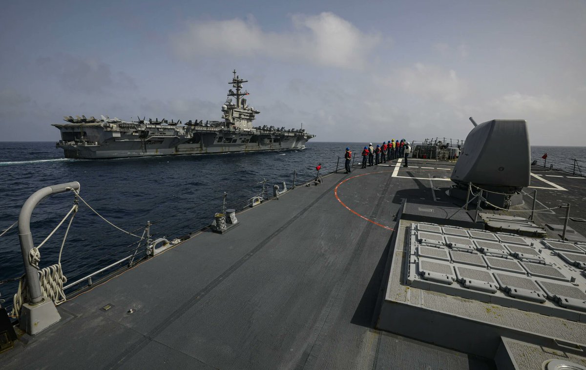 Na Oceanie Indyjskim są już trzy lotniskowce, w tym dwa US (Nimitz i Carl Vinson). W regionie jest też co najmniej krążownik Princeton i 11 niszczycieli (M. Śródziemne, Czerwone, Arabskie).