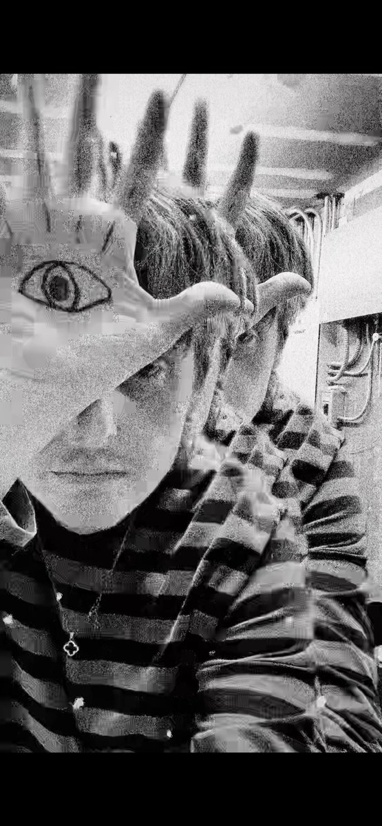 bleachedmemory's tweet image. Mr. E. Dan Druff