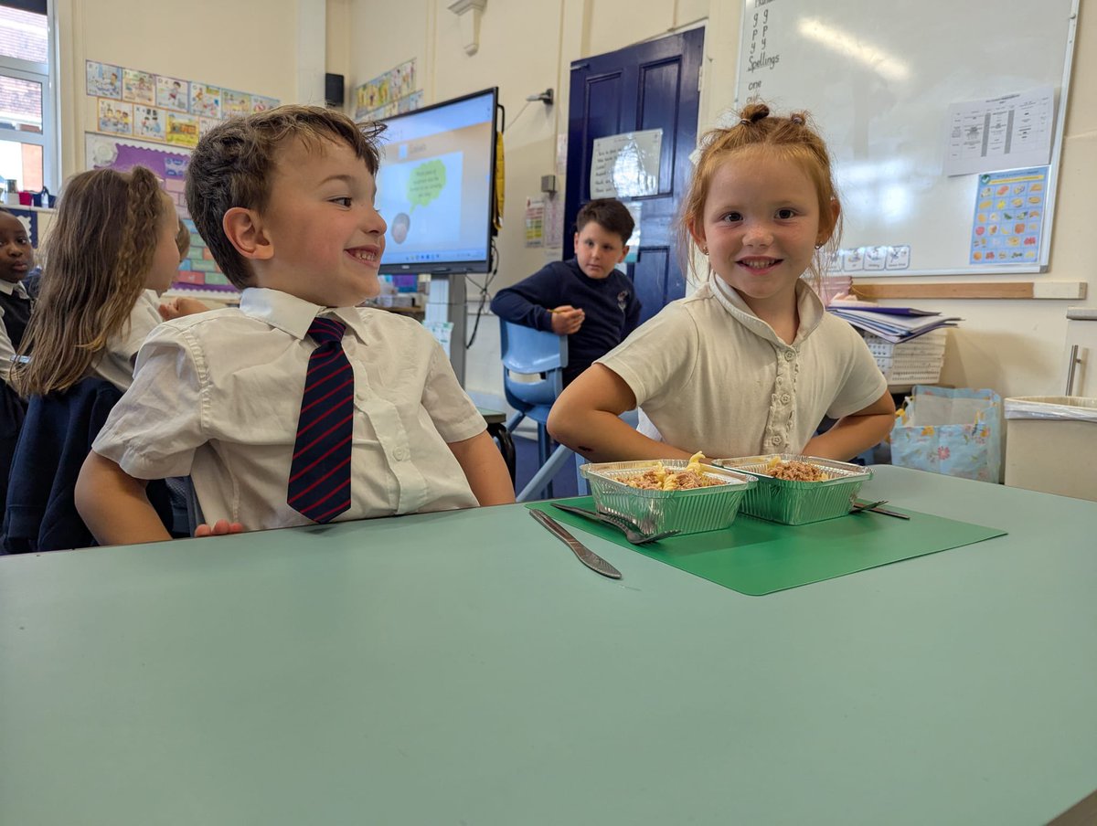 As part of our DT topic, Yr 1 had great fun at making and sampling tuna salad that they loved. They also have learnt how to handle kitchen equipment safely.