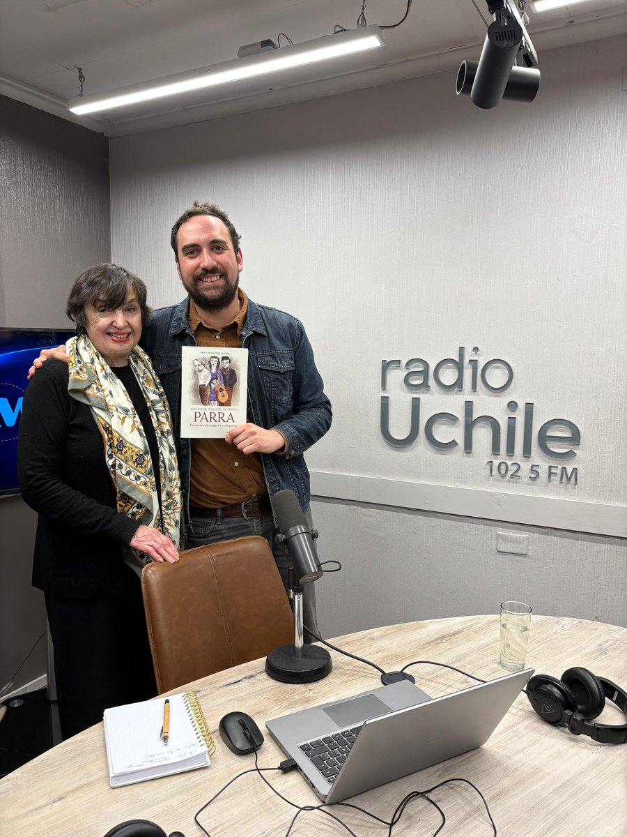 Nicolás Rojas Inostroza (@rojasinostroza) on Twitter photo Soledad Manterola, presidenta de la <a href="/CFidelSepulveda/">Corporación Cultural Fidel Sepulveda</a>, presentó el libro "Nicanor, Violeta, Roberto Parra. Encuentro de tradición y vanguardia" <a href="/edicionesuc/">Ediciones UC</a> en el #Semáforo de <a href="/uchileradio/">Diario-Radio UChile</a> 🚦✨️✨️ youtu.be/wwRwn60c7aA?si… Soledad Manterola, presidenta de la <a href="/CFidelSepulveda/">Corporación Cultural Fidel Sepulveda</a>, presentó el libro "Nicanor, Violeta, Roberto Parra. Encuentro de tradición y vanguardia" <a href="/edicionesuc/">Ediciones UC</a> en el #Semáforo de <a href="/uchileradio/">Diario-Radio UChile</a> 🚦✨️✨️ youtu.be/wwRwn60c7aA?si…