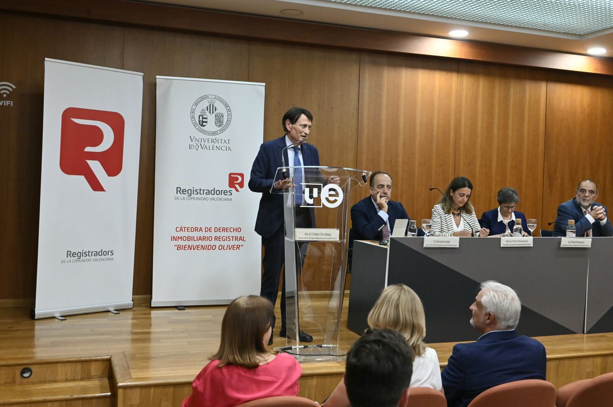 Esta tarde se clausura en <a href="/ADEITUV/">Fundación ADEIT</a> el Curso 2024-25 de la Cátedra de #DerechoInmobiliarioRegistral “Bienvenido Oliver” El acto cuenta con la presencia de la consellera de <a href="/GVAjusticia/">GVA Justicia, Transparencia y Participación</a> Nuria Martínez <a href="/CalabuigOrts/">CARLOS ORTS CALABUIG</a> <a href="/RegistradoresCV/">RegistradoresDecanatoCV</a> <a href="/basimarmolejo/">basilio aguirre</a> <a href="/Registrador_es/">Registradores de España</a> Paco Blasco <a href="/DretUV/">Facultat de Dret UVEG</a>