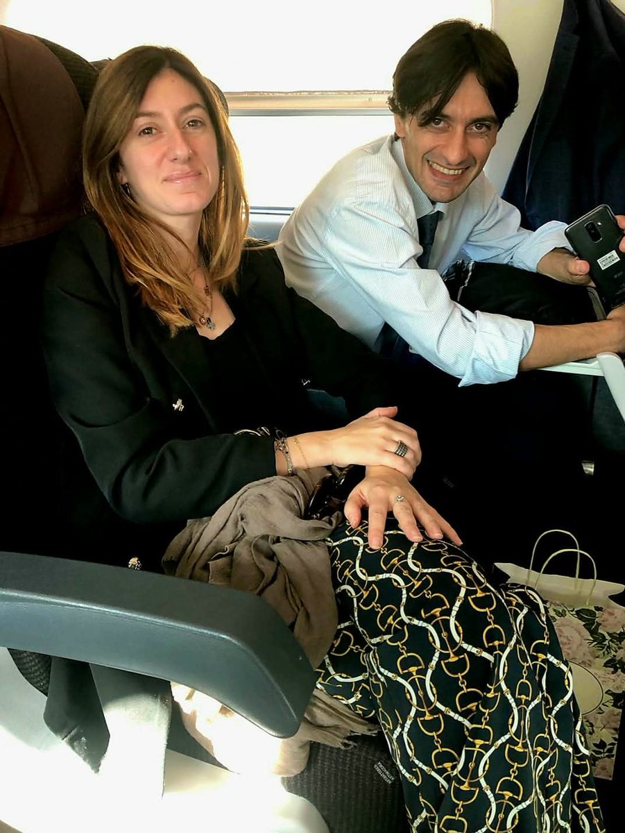 ManfrediPotenti's tweet photo. BUON #COMPLEANNO CARA #SORELLA ❤️
Oggi è il giorno del tuo compleanno e, pur q #distanza, ti #abbraccio e ti #auguro un bellissimo #giorno.
Grazie per il #supporto che mi garantisci e che contiene le #fatiche del mio #ruolo e le molte #sfide quotidiane!
https://t.co/sfFLk6cQ8P https://t.co/mcZMz7RkUq
