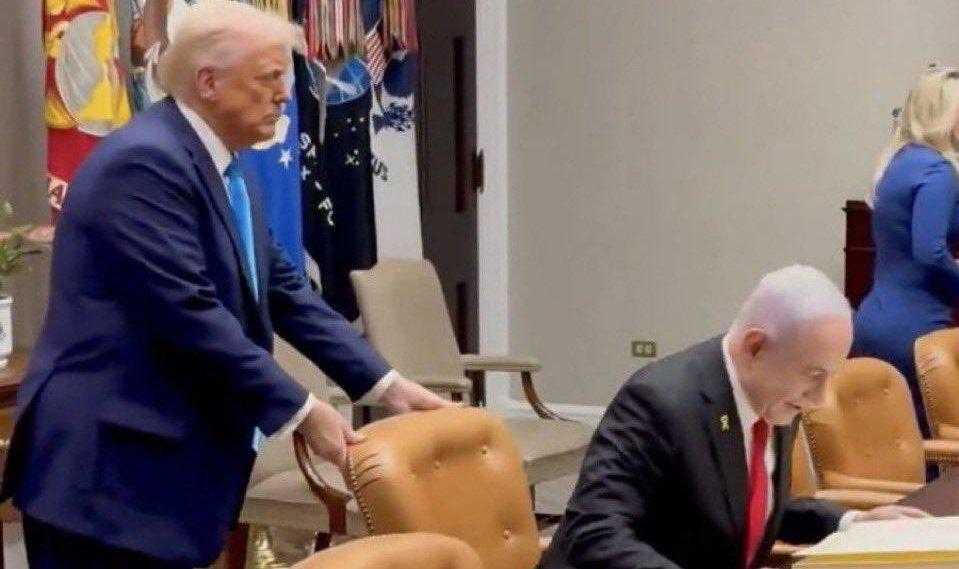 De prometer que iba a sacar la lista de Epstein (no la ha sacado porque está en ella) a usar los mismos argumentos que Bush con las armas de destrucción masiva de Irak. 

Aunque el anglo se vista de seda, anglo se queda. Trump es otro más.