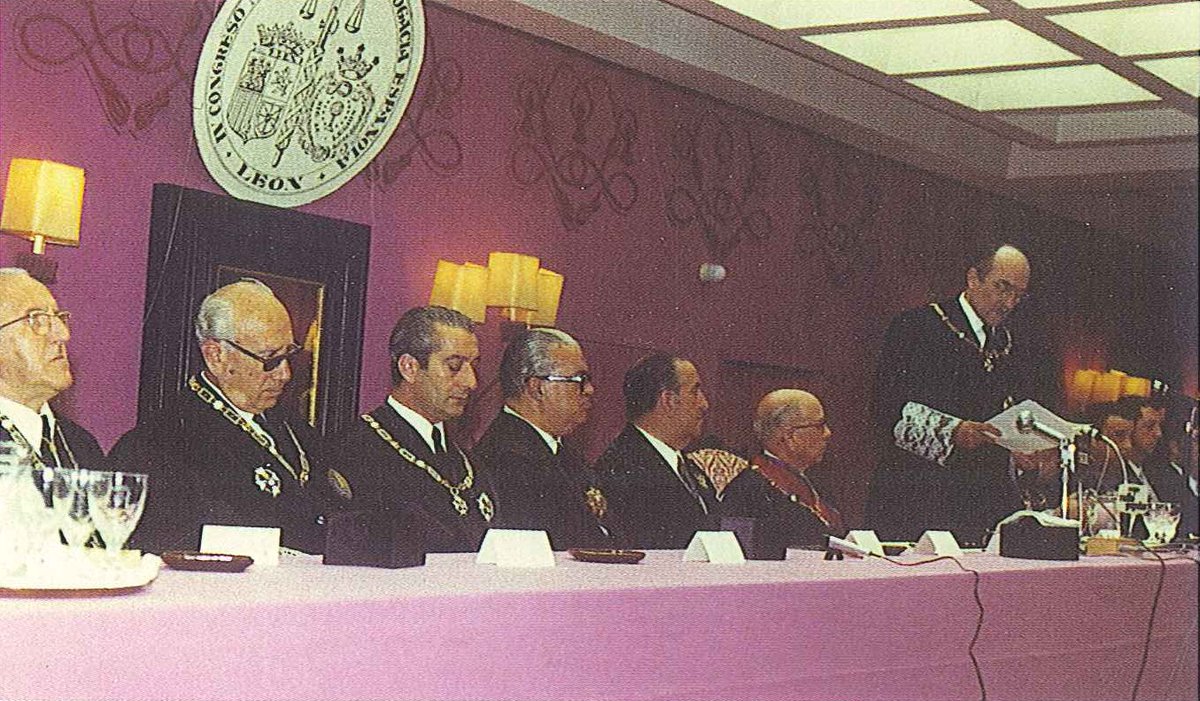 Abogacía Española (@abogacia_es) on Twitter photo El eco del IV Congreso Nacional de la Abogacía celebrado en León (1970).
✍️ Artículo de opinión de <a href="/santocildesleon/">Fernando Rodríguez Santocildes</a>, decano del <a href="/ica_leon/">ICA de Leon</a> y presidente del Consejo de la Abogacía de Castilla y León (<a href="/Abogacia_CyL/">CACYL</a>).
abogacia.es/actualidad/opi… El eco del IV Congreso Nacional de la Abogacía celebrado en León (1970).
✍️ Artículo de opinión de <a href="/santocildesleon/">Fernando Rodríguez Santocildes</a>, decano del <a href="/ica_leon/">ICA de Leon</a> y presidente del Consejo de la Abogacía de Castilla y León (<a href="/Abogacia_CyL/">CACYL</a>).
abogacia.es/actualidad/opi…