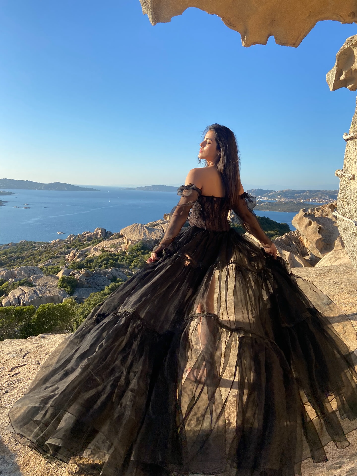 GtqMqlhaQAQLGHW?format=jpg&name=large