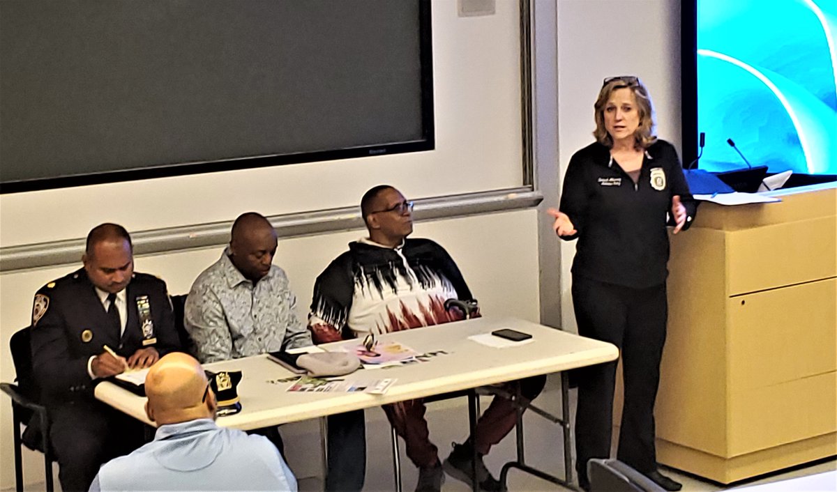 It was a pleasure to join the @NYPD103pct Community Council monthly meeting and pay tribute to President Archbishop Erskine Williams for 18 years of exemplary leadership. 

Thank you to the council for inviting me to discuss the efforts of my office to keep Queens safe.