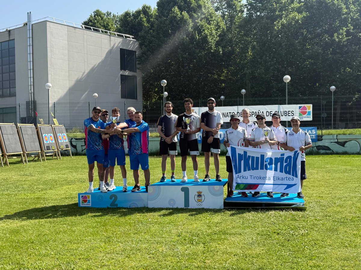 Este fin de semana hemos disfrutado con nuestros equipos la Fase Final de la Liga Nacional de Clubes
Concluida la competición, hemos conseguido un 🥉en 2° división de Recurvo Mixto y una 🥈en 2° división de Recurvo Masculino
Un aplauso para ellos! 👏🏻✨
<a href="/aytoleganes/">Ayuntamiento de Leganés</a> <a href="/leganesactivo/">Leganés Activo</a>