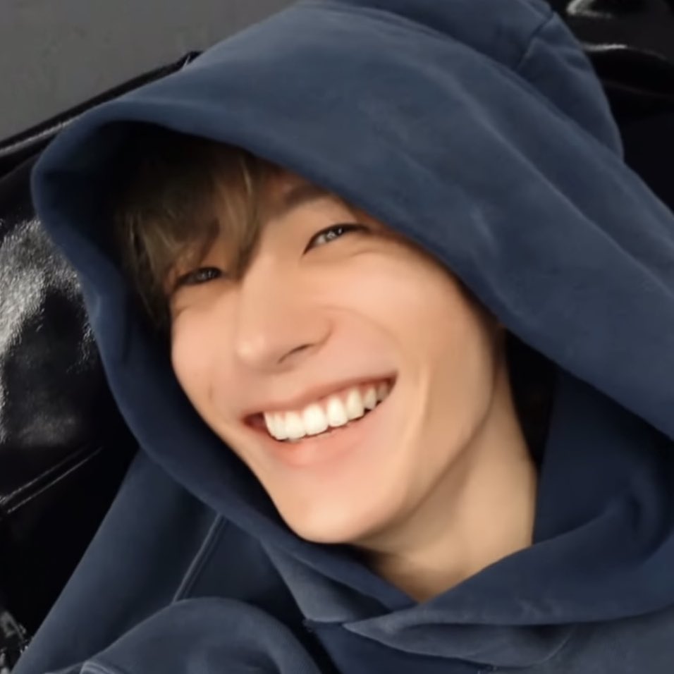 mel 𝜗𝜚 tweet media