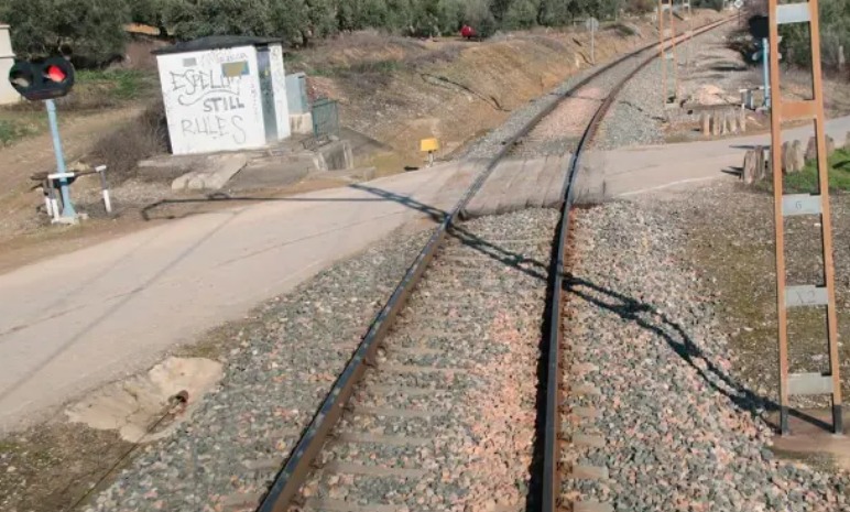 🗞️Hoy el <a href="/boegob/">BOE</a> saca a licitación la supresión del paso a nivel de la línea🚉#Jaén-Espeluy en Mengíbar, con una inversión de 4,7 M€

📍El Gobierno 🇪🇸 da respuesta a una petición histórica y mejora la seguridad ciudadana y del transporte ferroviario

➕ℹ️ acortar.link/l7ZrfU