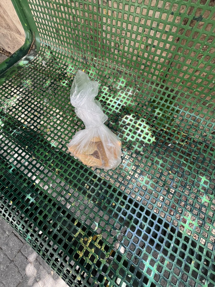 beherenow365's tweet photo. Seen today on my walk to #mincha
@ariwaxman https://t.co/S5Rd74rPrj