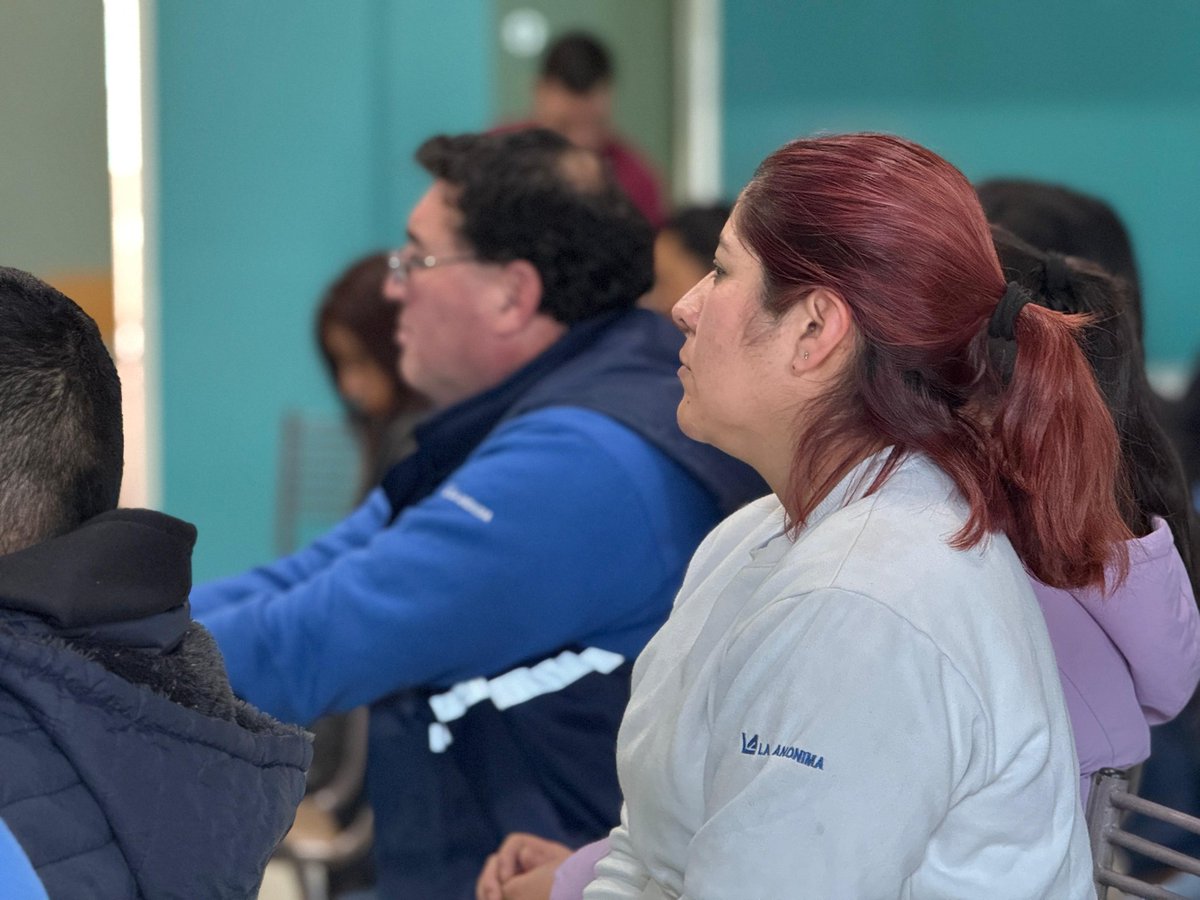 📚 Otra gran jornada en la Delegación del CEC de #Centenario 🗨 "Programa de promoción de la salud y prevención de riesgos" #Gracias compañeros/as de <a href="/MinSaludNqn/">Ministerio de Salud</a> por la charla de sensibilización sobre suicidios y por completar esquemas de vacunación 🙌