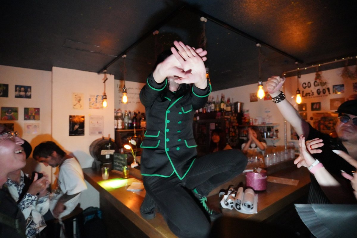 これだけは言えます！

KiNGONS✖️JOHNNY PANDORA✖️GROOVE STOCKの組み合わせは奇跡が起こるんです🔥

この世で1番大好きな2マンが
この世で1番大好きな場所で行われる事
そこに素敵なお客様が集まって下さること

今年の七夕の願い🎋
去年を超える夜が生まれますように✨

2025年夏を開幕しましょう！