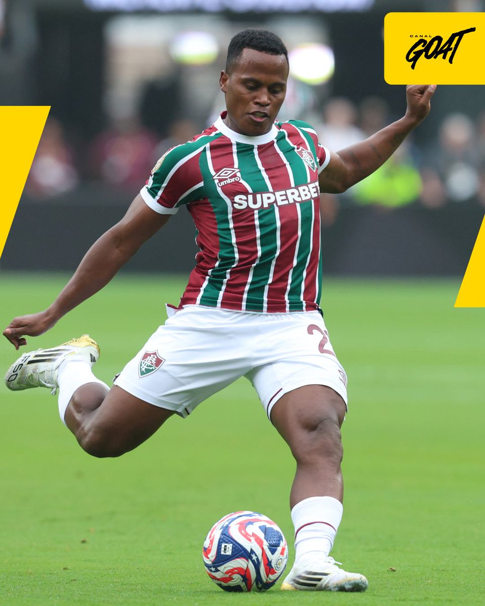Craque - substantivo masculino. 

Aquele que se distingue em alguma atividade, principalmente nas atividades esportivas. Jogador excelente que se distingue dos demais por sua habilidade e talento. #GOAT