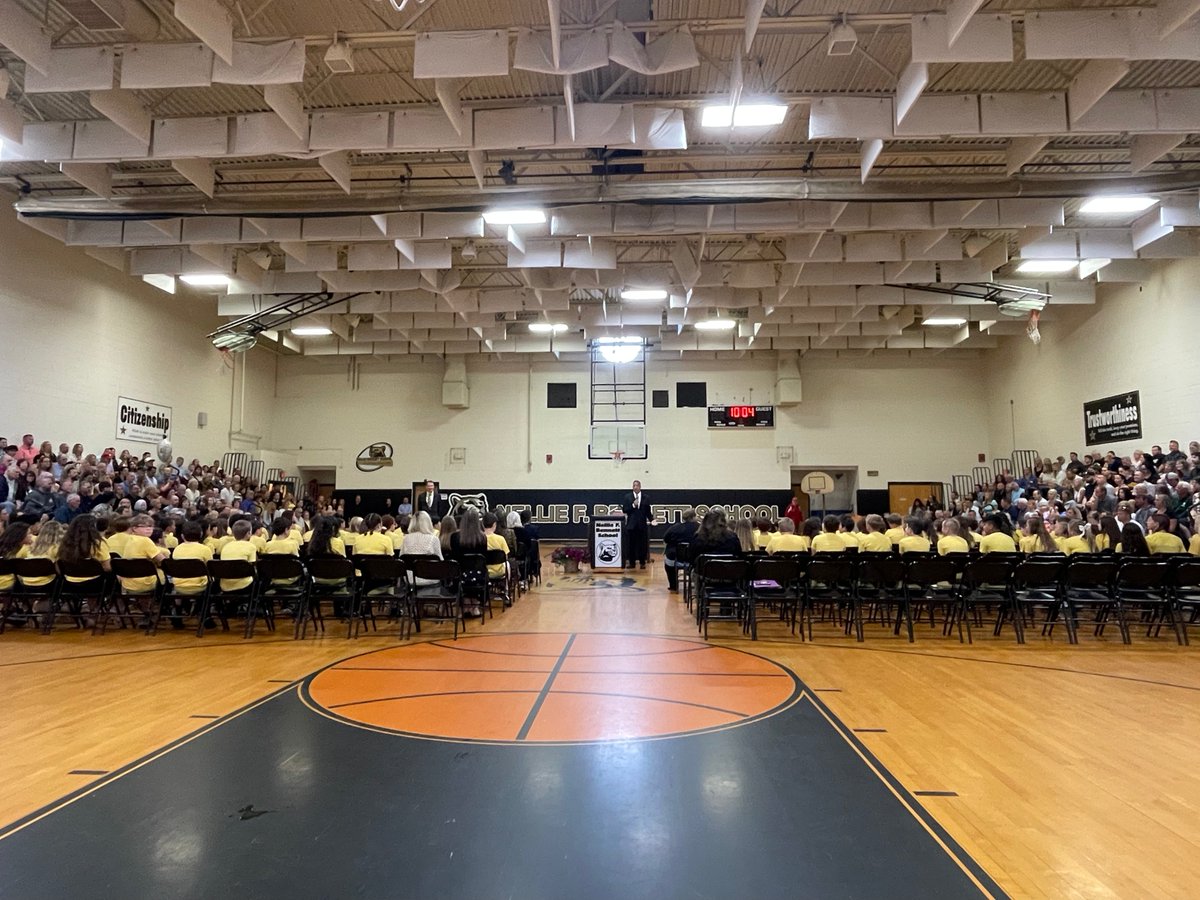 Congratulations, Ocean Road and Nellie Bennett 5th graders!🎓🐾 Best of luck to our students as they continue their #PantherPaths at Memorial Middle School!