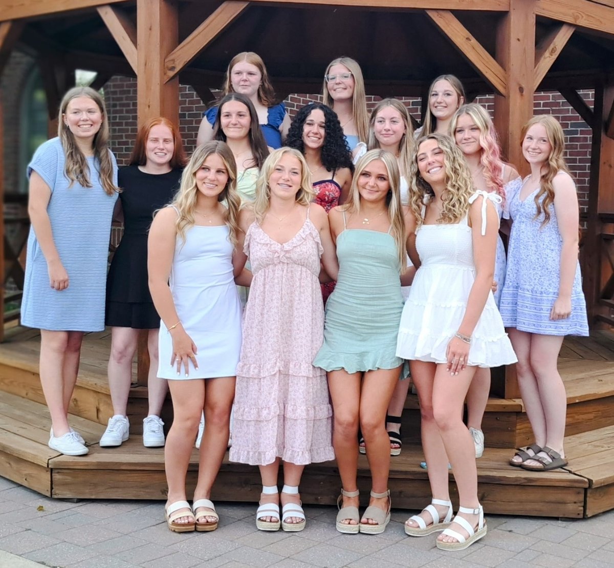 I finished my second year playing Varsity softball for Lakeland.  A big thanks to my coaches and teammates for a great year! Go Eagles!🦅🥎
⭐Lakes Valley All-Conference
⭐All-District SS
⭐Academic All- State Team
⭐Lakes Valley Conference Scholar Athlete
⭐All A's this semester
