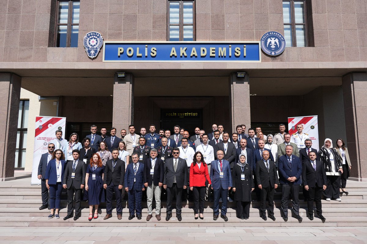 17 Haziran 2025 Salı günü Polis Akademisi Başkanlığı Adli Bilimler Enstitüsü Müdürlüğü koordinesinde Başkanlığımız Anıttepe Yerleşkesi Çalıştay salonunda, “Adli Bilişim Suçları ve Güvenlik Dijital Delil, Teknolojik Gelişmeler ve Yapay Zeka Çalıştayı” düzenlenmiştir. Söz konusu