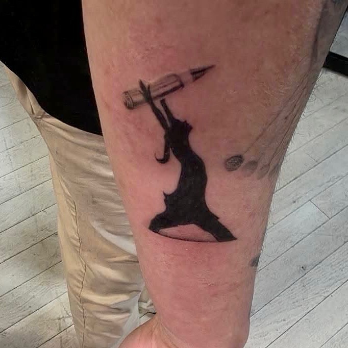 scarsonbroadway's tweet image. “Just hours after the release of Killing Spree, Michael Oli tattooed my dad’s art from my upcoming album titled Addicted to the Violence.” - @DaronMalakian