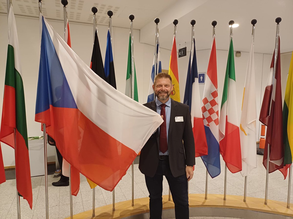 AIDS-pomoc (@aids_pomoc) on Twitter photo 🇪🇺 ČSAP v Bruselu: Partnerství na evropské úrovni
Ředitel České společnosti AIDS pomoc Stanislav Pekárek se ve dnech 2.–5. června 2025 zúčastnil studijní cesty do institucí Evropské unie v Bruselu, organizované pod záštitou europoslance <a href="/JanFar_sky/">Jan Farský</a> .
Program zaměřený na principy 🇪🇺 ČSAP v Bruselu: Partnerství na evropské úrovni
Ředitel České společnosti AIDS pomoc Stanislav Pekárek se ve dnech 2.–5. června 2025 zúčastnil studijní cesty do institucí Evropské unie v Bruselu, organizované pod záštitou europoslance <a href="/JanFar_sky/">Jan Farský</a> .
Program zaměřený na principy