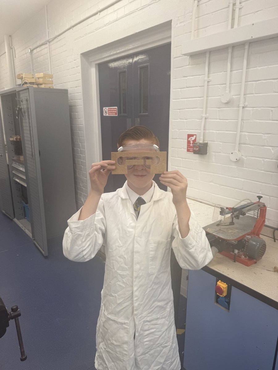 WGSBDesignTech's tweet image. Year 8s turned up the volume in the workshop this week! 🔊🛠️

Putting our workshop (and lovely new Hegner saws) to the test, they drilled, shaped, and sanded their way through the passive amp project. Hands-on, full focus, and a whole lot of sawdust! 💪🌪️