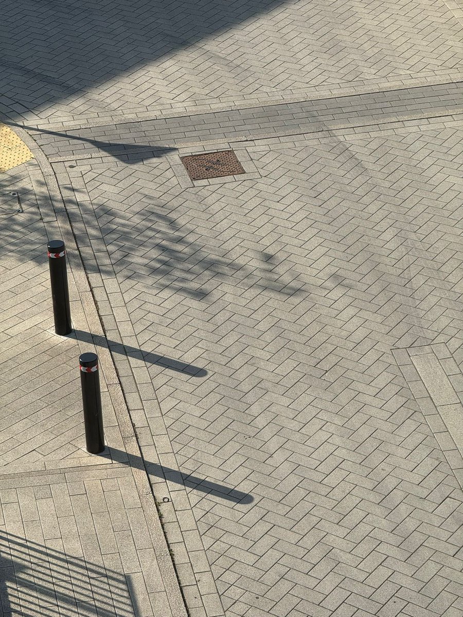 You see shadows. 

<a href="/JibreelApp/">Jibreel</a> users see salah times 👀

That feeling when you can tell *exactly* whether it’s Dhuhr or Asr - just from shadows outside.