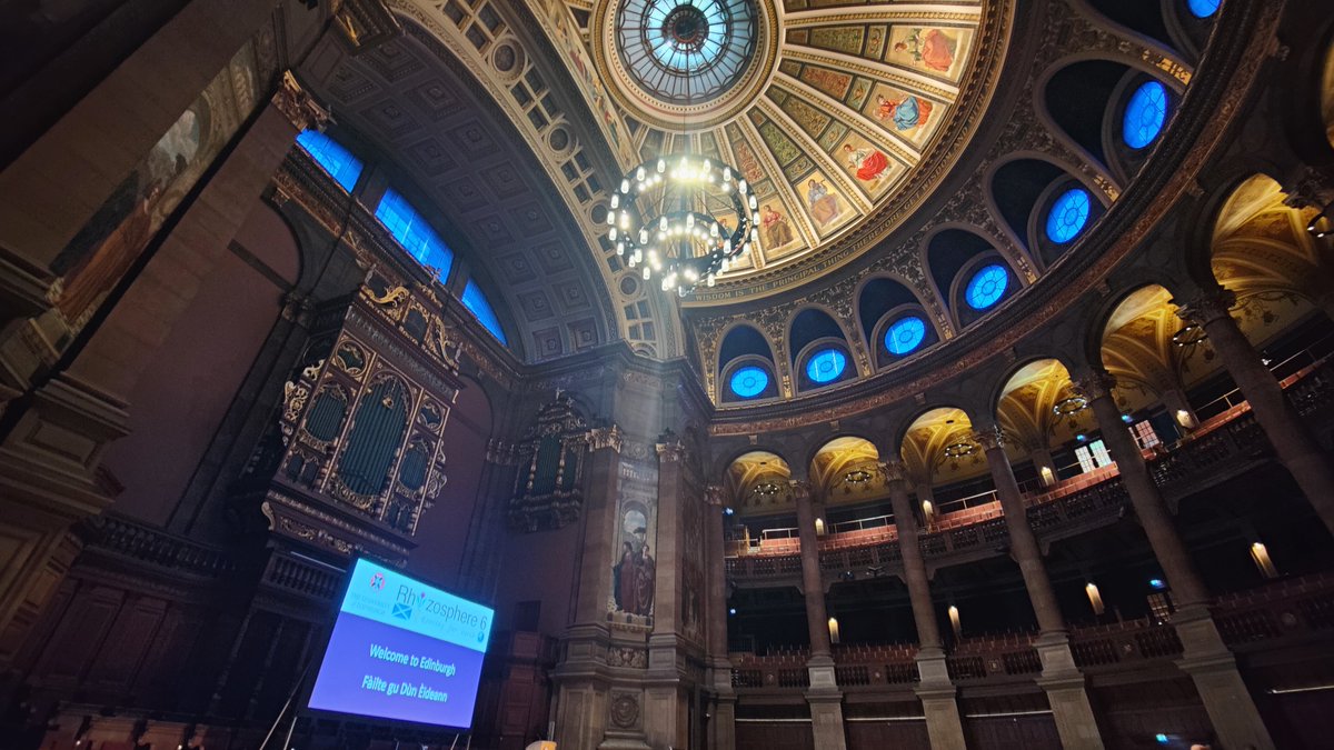 EithneBrowne's tweet image. A beautiful setting for #Rhizosphere6 conference in Edinburgh. Great to catch up with the @Root2Res crew, compare notes on 2025 trials, and discover how researchers across the world are exploring the soil and root #microbiome.