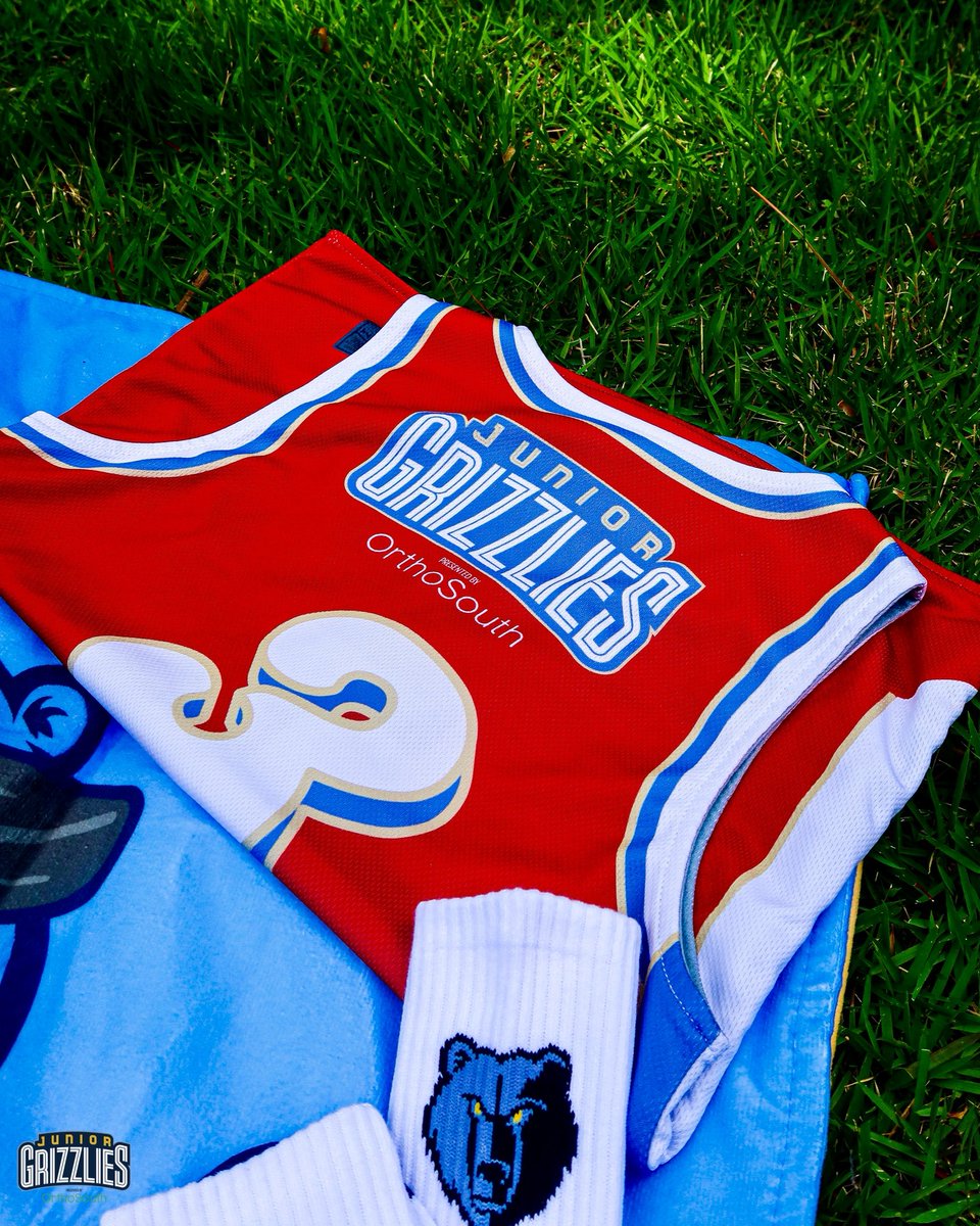 This summer, each camper will head home with a Junior Grizzlies replica jersey, beach towel, and Grizz socks!

Sign up for upcoming camps now! ☀️🐻
nba.com/grizzlies/juni…